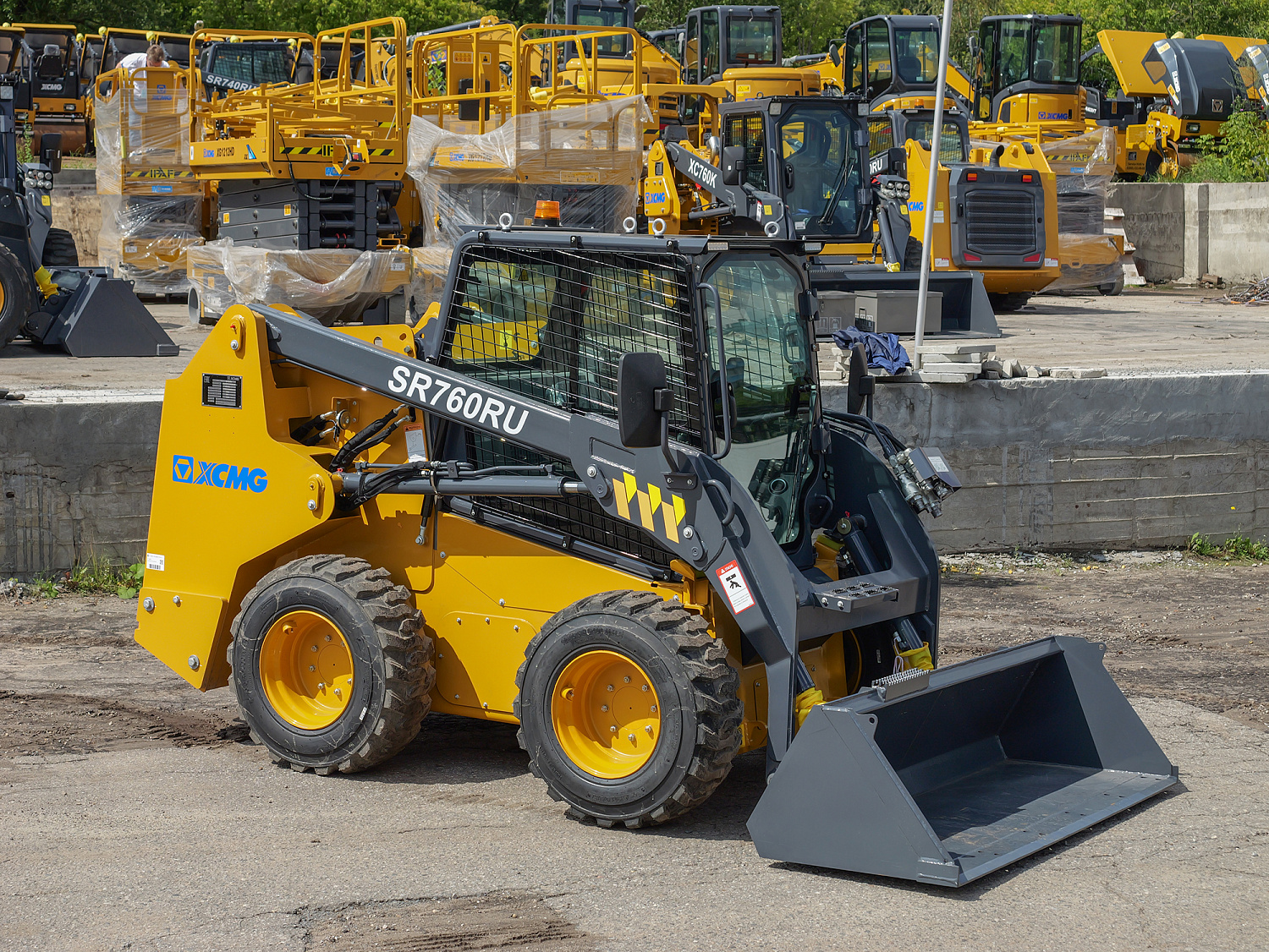 Передача клиенту мини-погрузчика XCMG SR760RU - 23.09.2026 Алтайский край